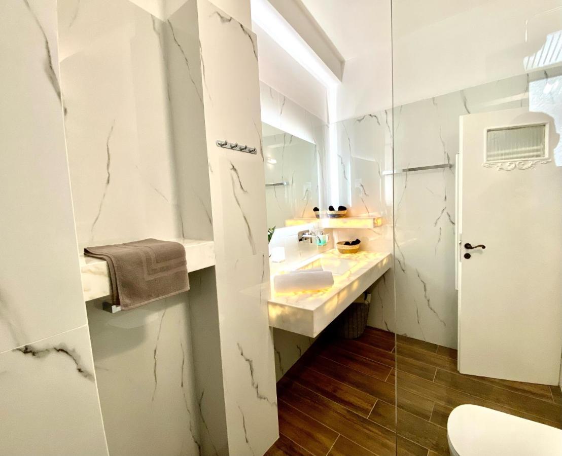 Athenian Condo Esterno foto